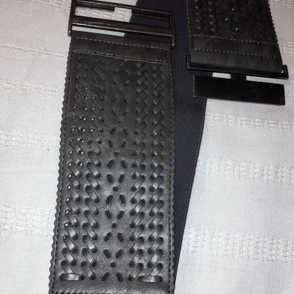Dark Chocolate Belt with Stretch Back, Ornate Faux Leather Front,  Metal‎ Buckle